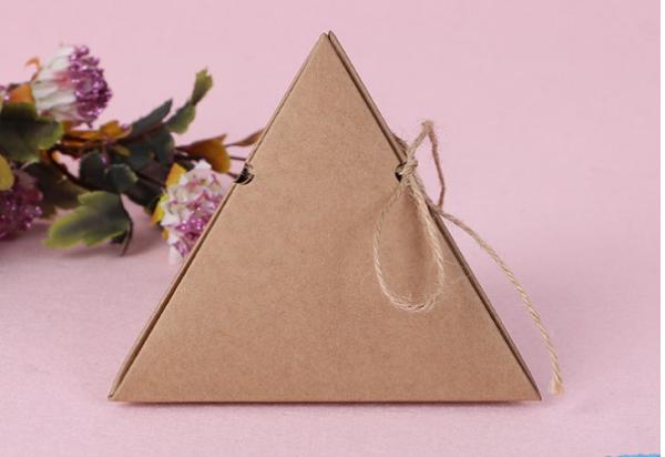 Paper triangle packaging box, creative personalized gift packaging tray, factory