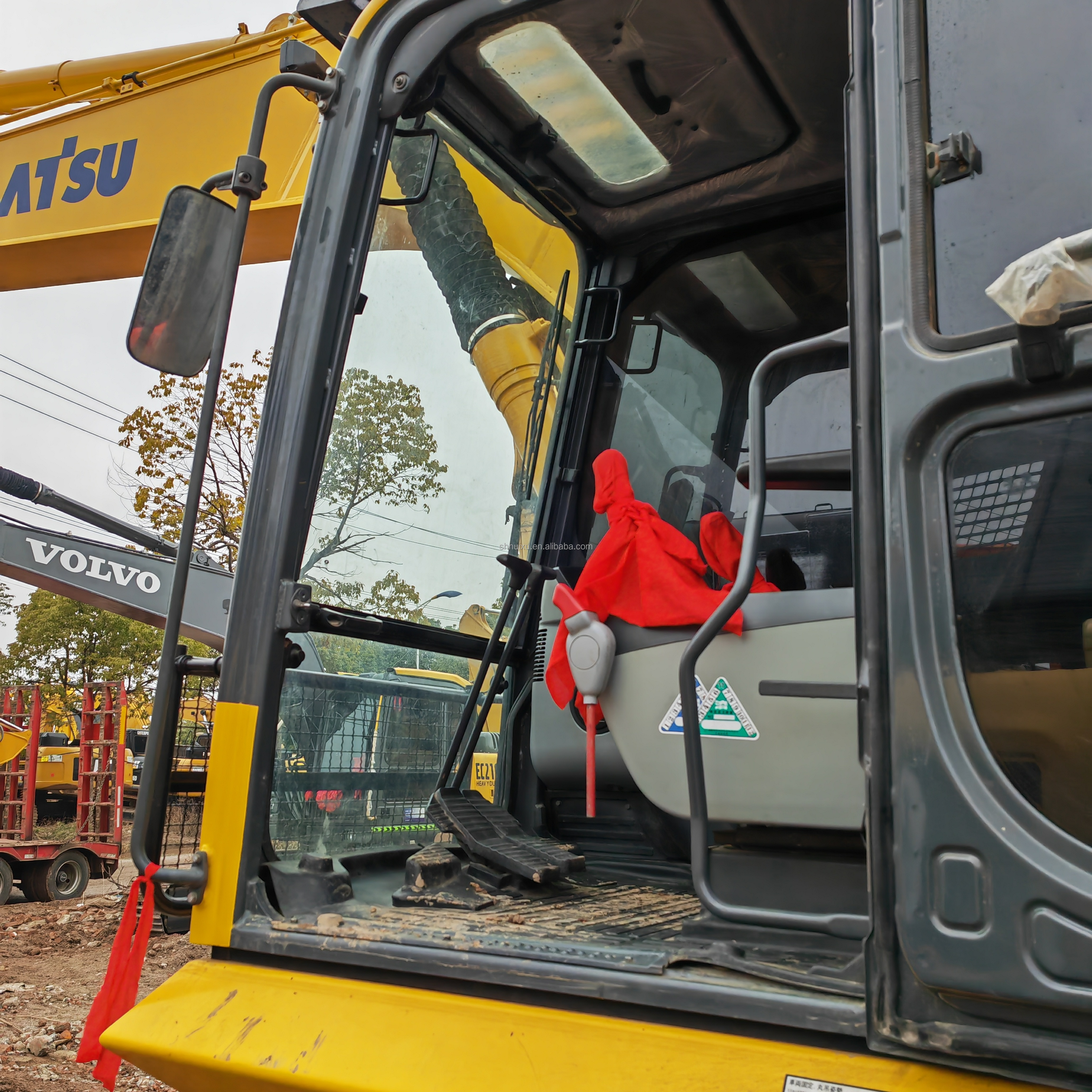 Second hand KOMATSU240-8MO excavator good condition used machine hot sale