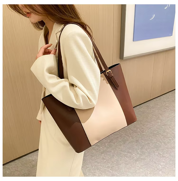 2024 Trendy Ladies' Fashion Shoulder Bags with Golden Chain and Single Handle