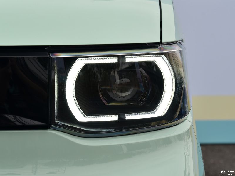 Manual Adjustment LED Camera Fabric EV Car Wuling Mini EV Chinese Electric Mini Car Sports Vehicle 4 Wheels Sedan Single Left