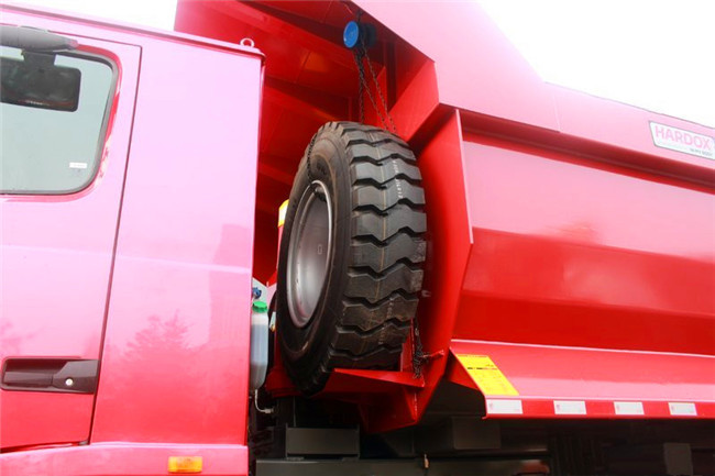 Red Color Sinotruk Howo Dump Truck 6*4 / 30 Tons Tipper Truck mining dumper
