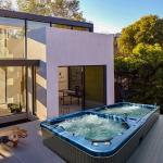 5.9 Meters Luxury Hydro Massage Outdoor Hot Tub And Swim Spa Combo