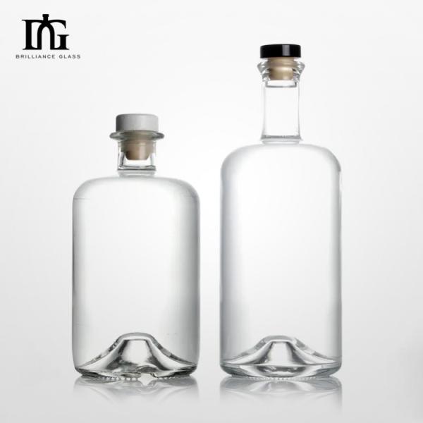 WHISKY 750ml Clear Flint Glass Bottle with Classical Round Design and Glass