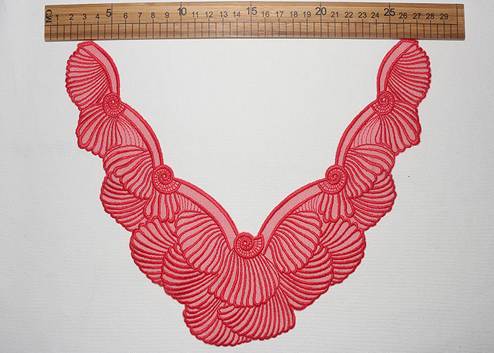 Vintage Scalloped Edge Lace / Applique Embroidered Mesh Lace Trim For V Neckline OEM