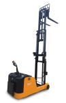 780mm 5M Walk Behind 2T Narrow Aisle Loading Electric Stacker Lifter