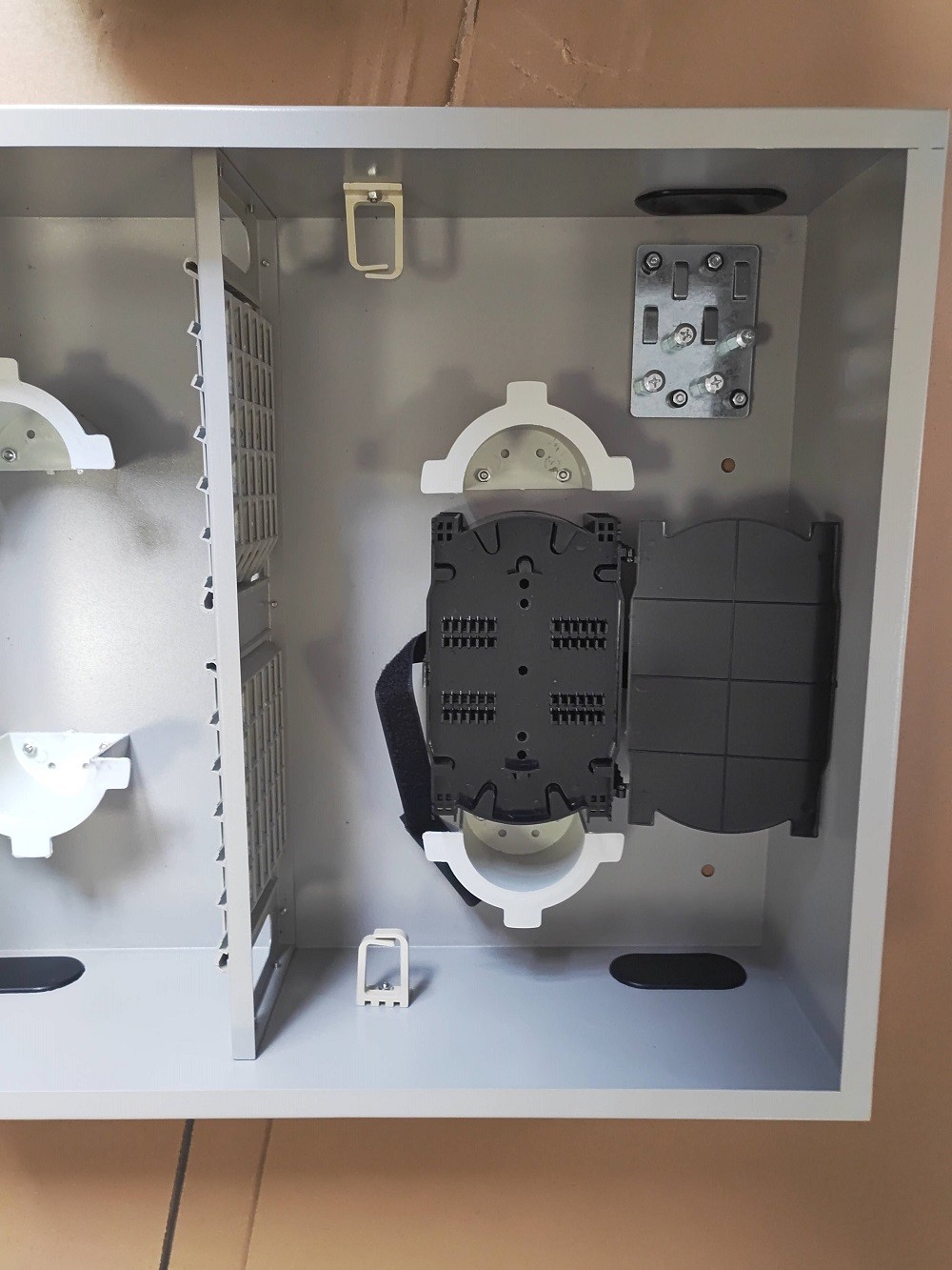 Customized 72Port 144Core SC/LC/FC/ST 1-Door Wall Mount Fiber Enclosure Metal ODF