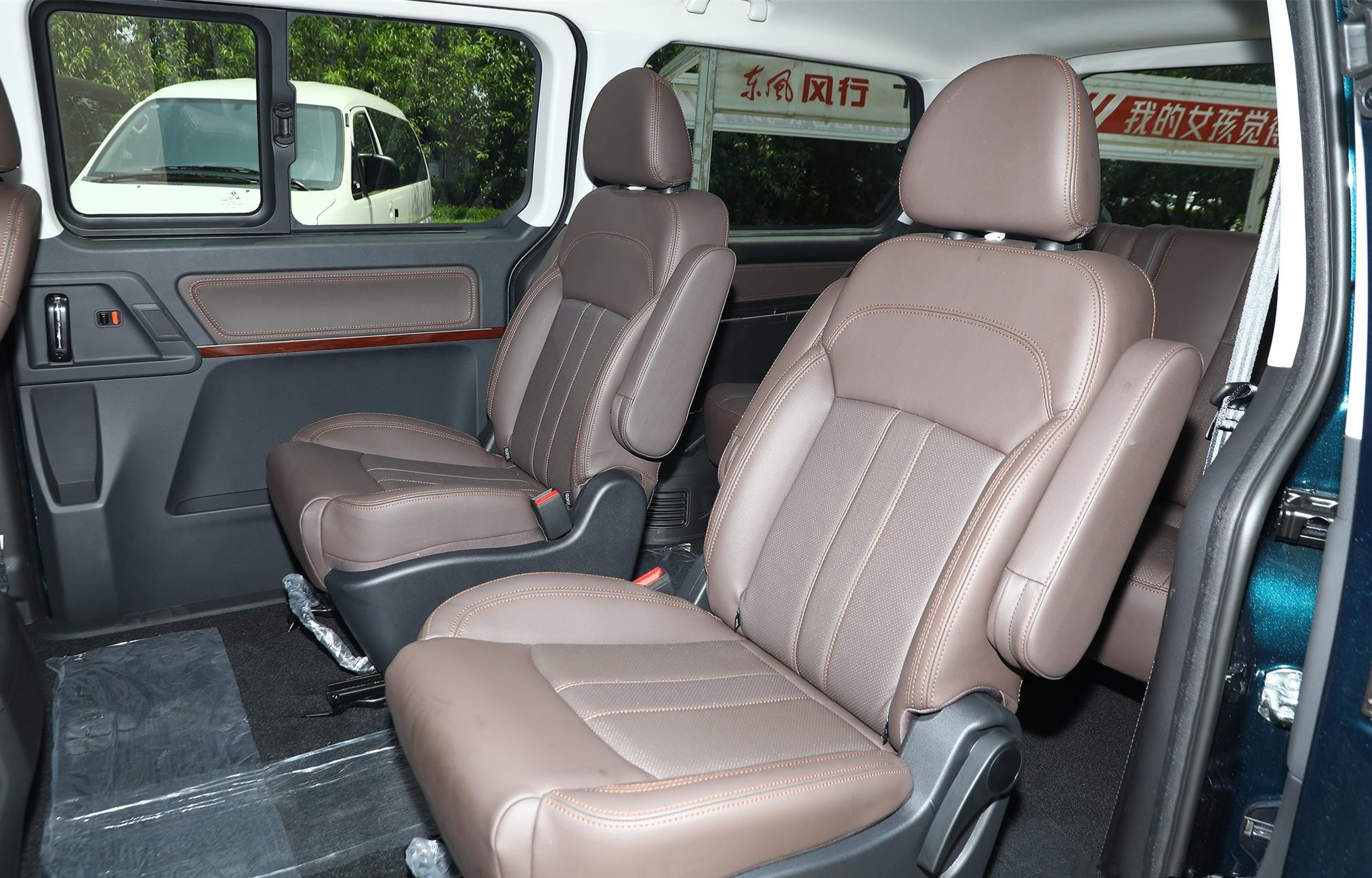 DongFeng M5EV Electric Commercial Van seat 5-9 Range 310KM