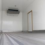 SINOTRUK 4*2 Freezer Truck Frozen Food Transport Chiller Van