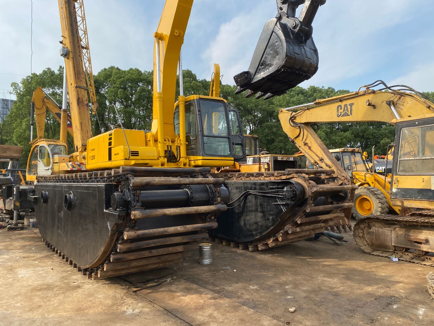 Good 5ton Used Komatsu PC200 PC60 Amphibious Digger with Long Boom and Hydraulic Valve