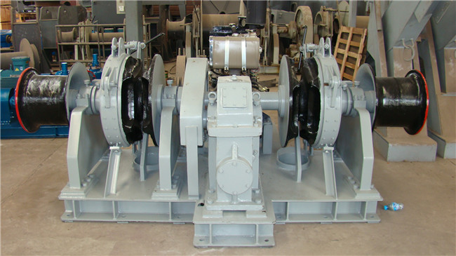 Chain Dia 132mm Towing Force 300KN Mooring 250KW Ship Anchor Windlass