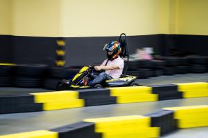 Wholesale 3000w Indoor Racing Electric Go Karts 32km/H Servo Motor Belt Drive 540w/H from china suppliers