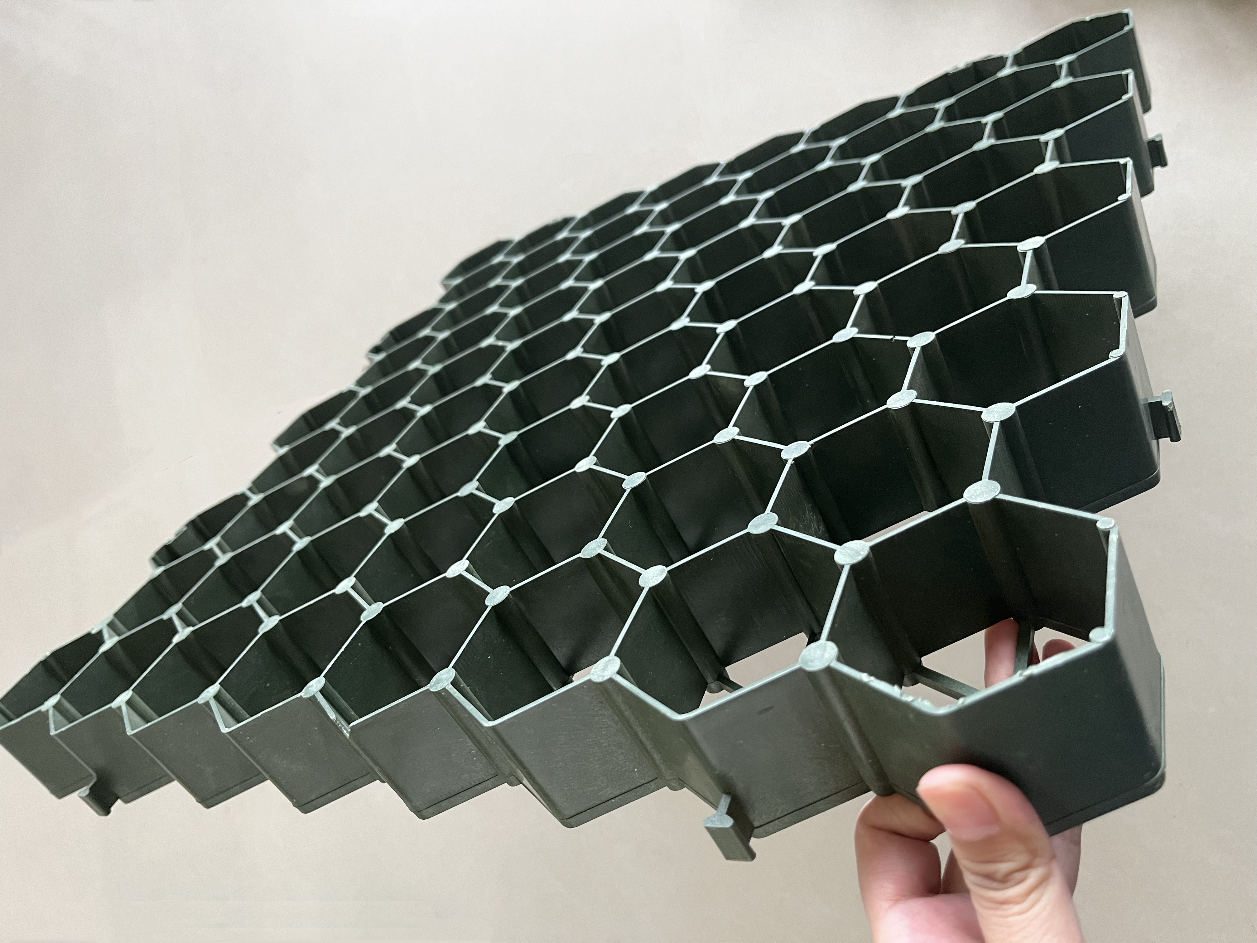 Stylish HDPE Material Planting Grass Paver Grid for Heavy Duty Driveway and Lawn