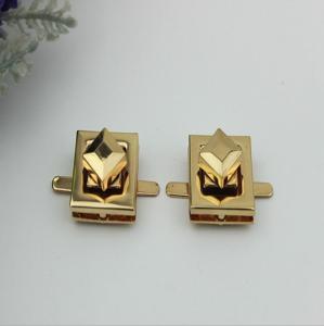 Wholesale Most popular fashion square shape zinc alloy light gold twist lock hardware from china suppliers