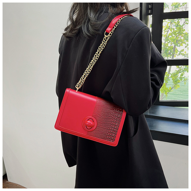 0.65kg Lightweight PU Polyester Mano Chain Bags Designer Purses for Fashionable Look