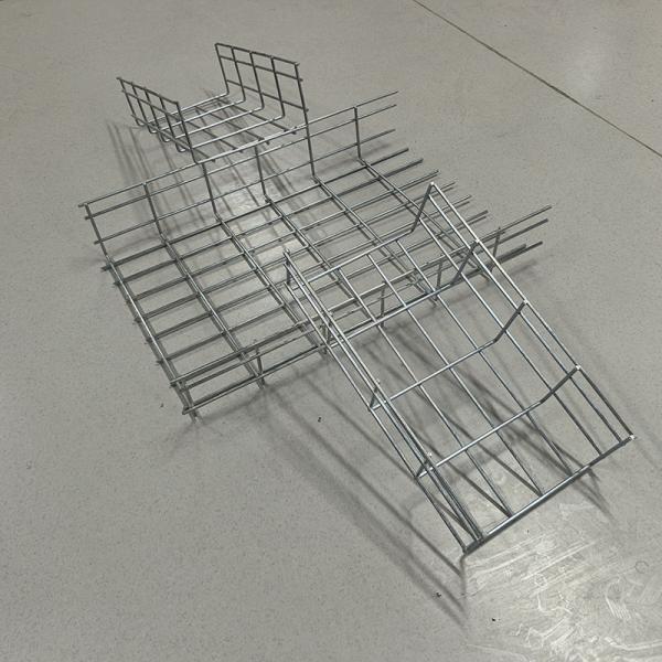Galvanized Steel Network Cable Tray Adjustable Support Brackets Wall Mounted