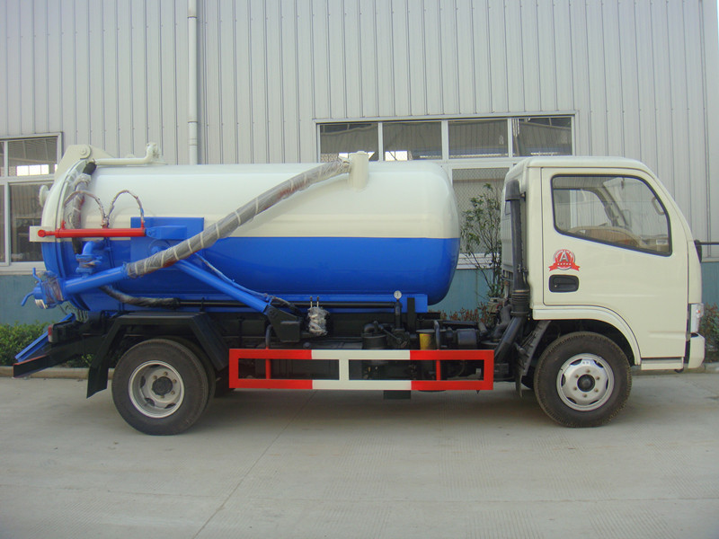 Sewage pump truck / Special Purpose Truck with 3000L tank volumn 120HP Engine