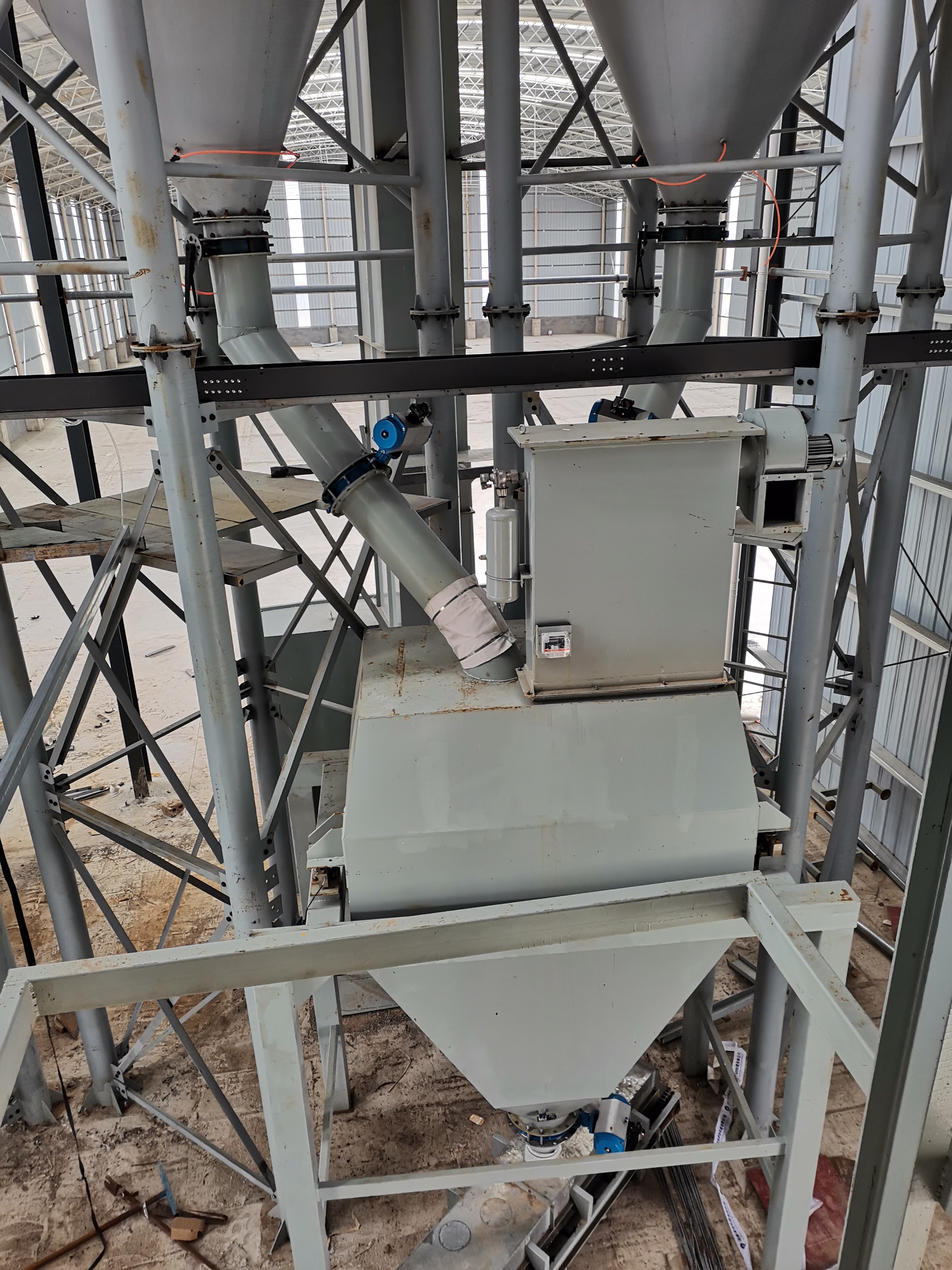 380V 50HZ Tile Adhesive Machine / Mixing Packagiing Dry Mortar Production Line