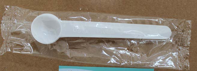 2g measuring spoon for salt, milk power in green color and other colors