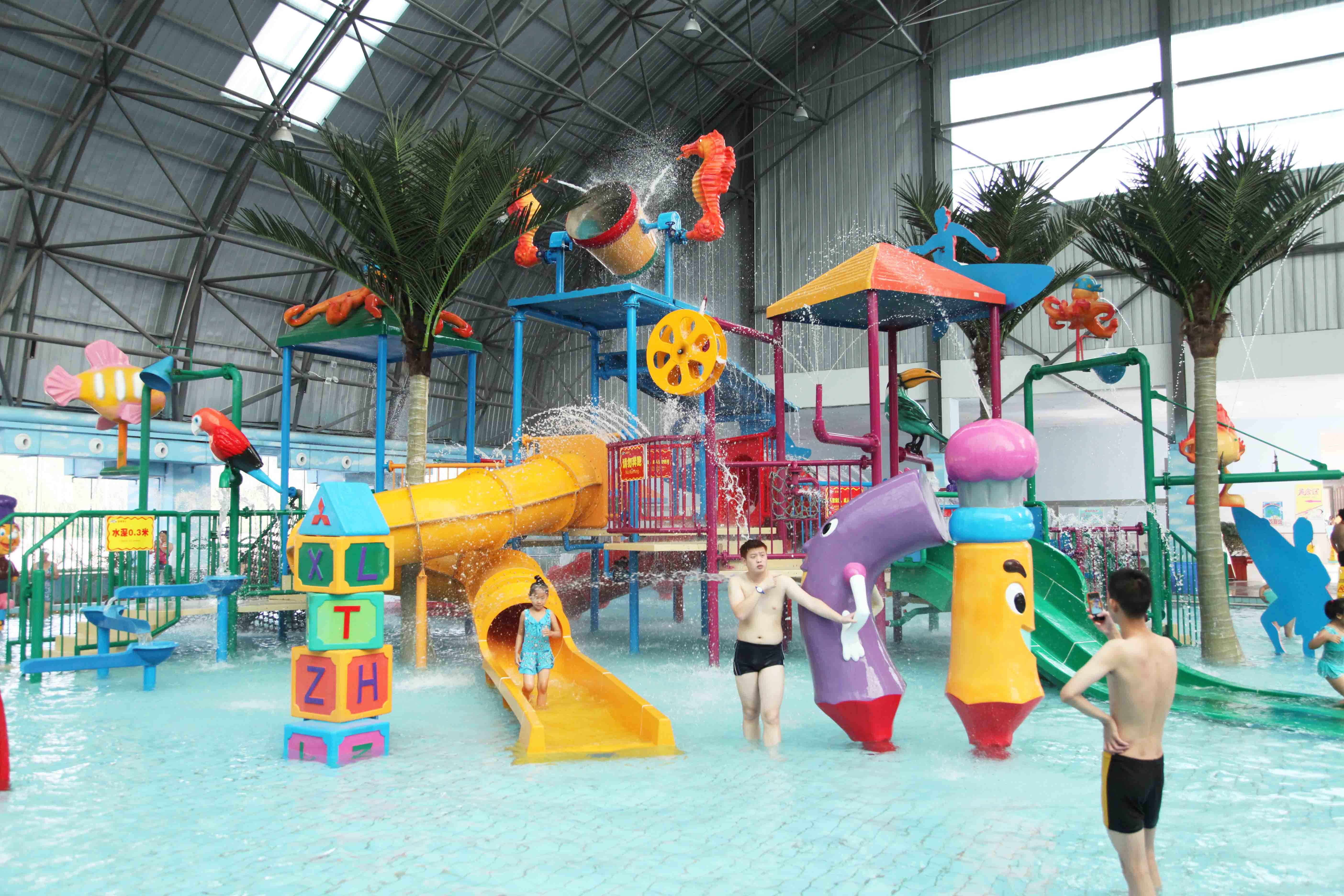 Interactive Fiberglass Water House / Slide Toddler Playground Equipment for Water Park 150 Riders / Time