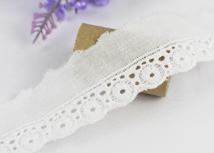 White Cotton Lace Trim By The Yard Embroidered Scalloped Edge Lace For Top