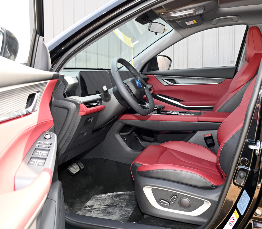 Changan Gasoline CS75 PLUS 2022 1.5T Automatic Luxury Version 5 Seats SUV