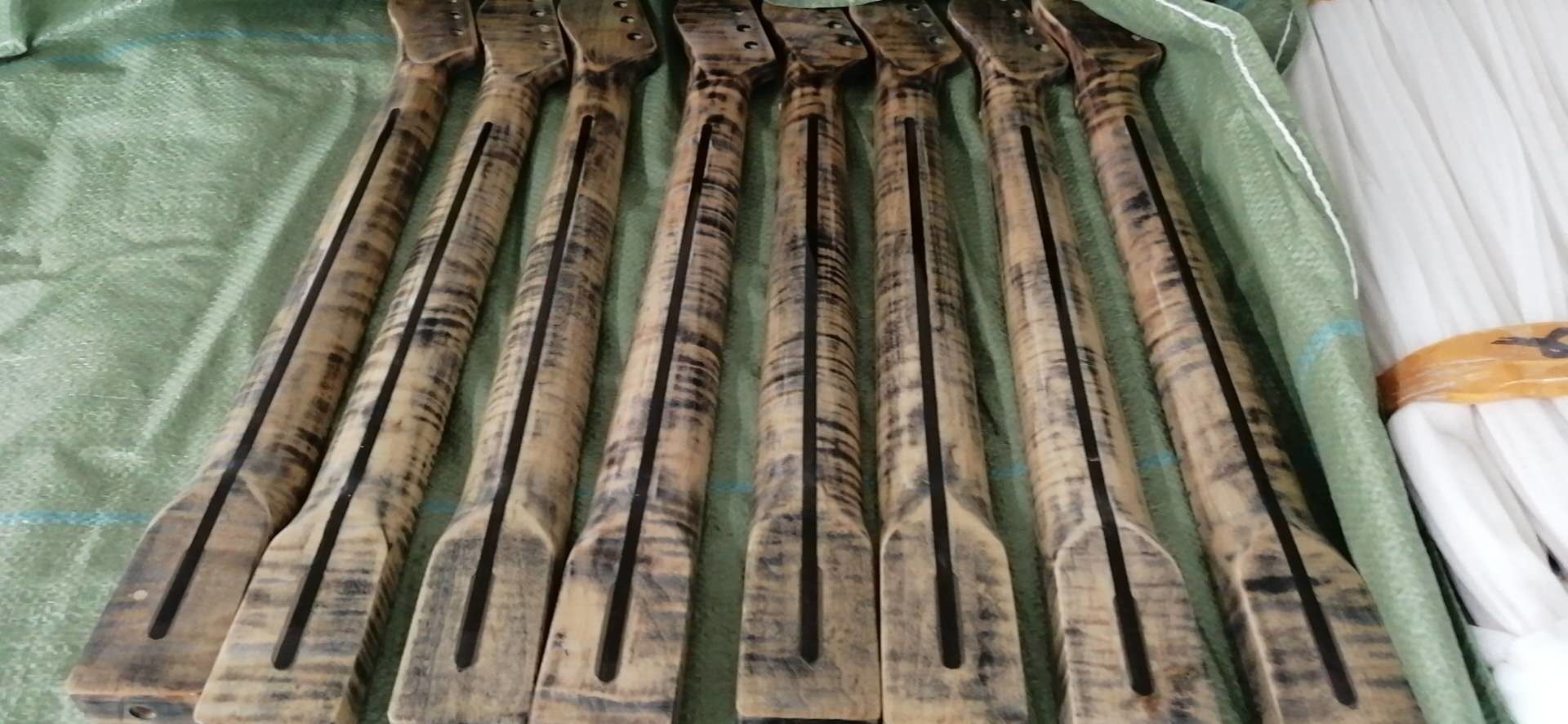 Custom Grand Paddle Guitar Headstock Unfinished Roasted Maple ST Guitar Neck Electric Acoustic Guitar Accept Kinds OEM