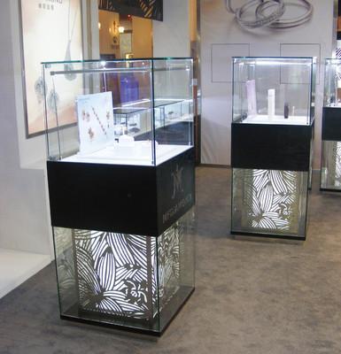Stainless Steel Glass Shelves Display Glass Kitchen Cabinets with Customized