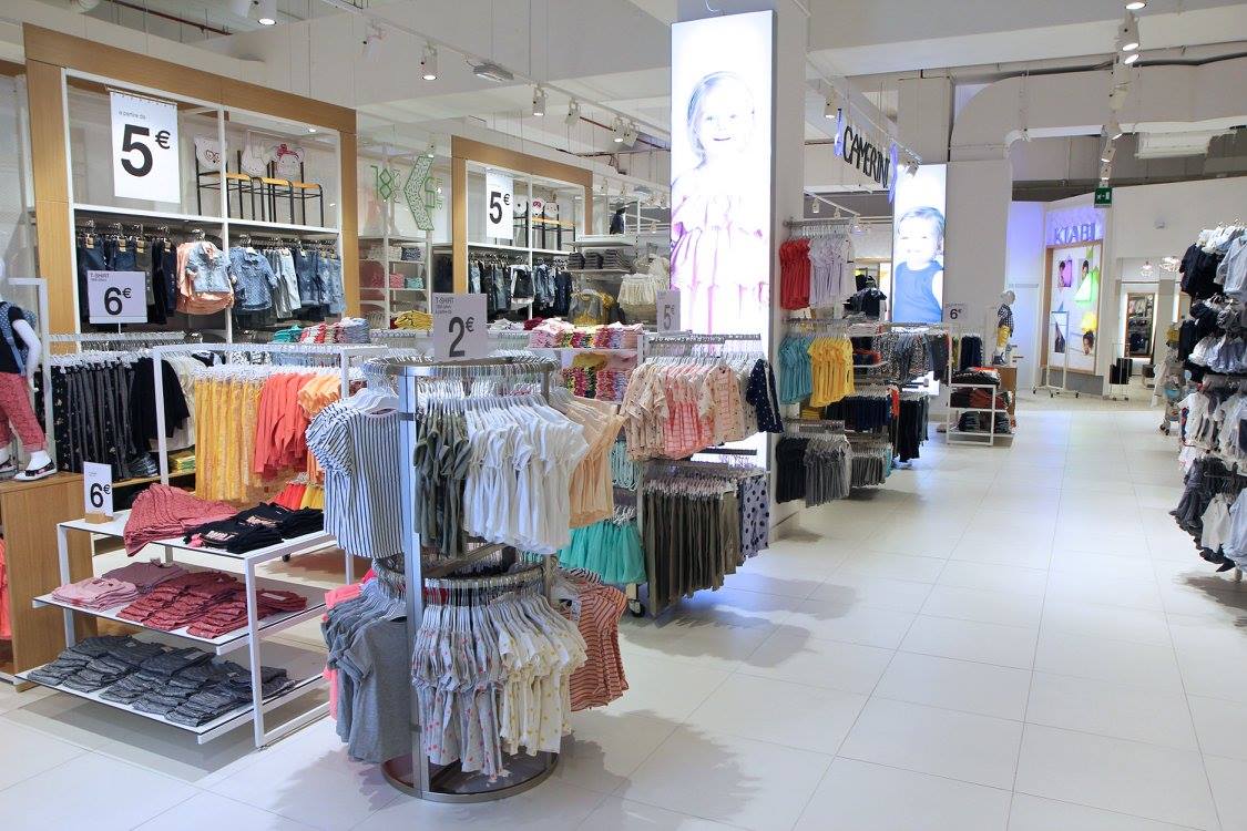 kids clothing display.jpg