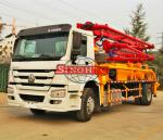 Mobile Concrete Transport Truck 4x2 Concrete Boom Pump Truck 32 / 35m Boom