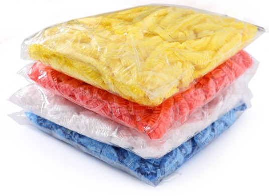 Colorful Disposable Plastic Shower Cap Hand Made with Logo Printing Hotel Use