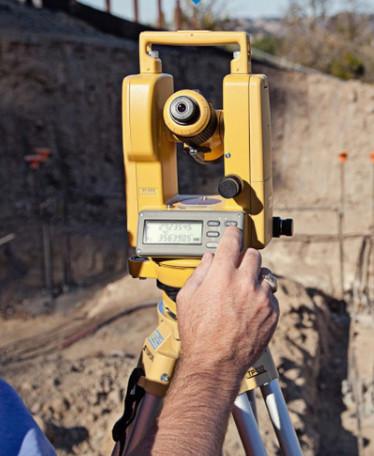 Topcon DT-200 Series Electronic Digital Theodolite IP66 45mm Objective Lens DT