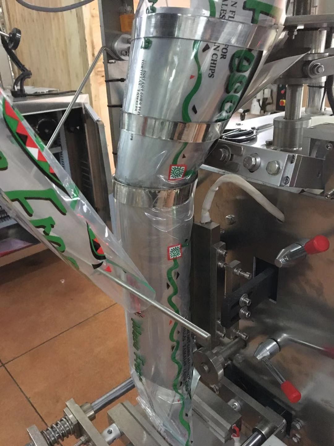 Vertical Automatic MultiheadFilling Beans Corns Grains Rice Coffee Foods Snacks Packing Machine