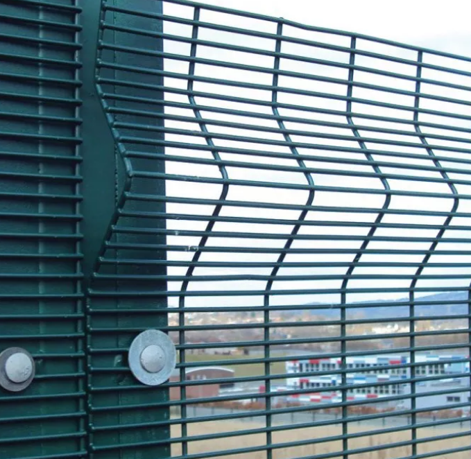358 mesh fence