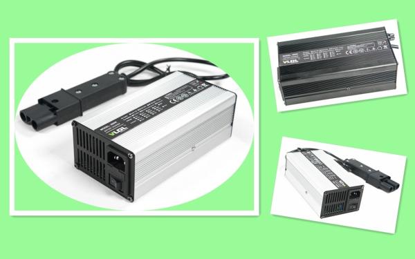4 Stages Smart Racing Battery Charger , 15A Battery Charger For 14V AGM Or