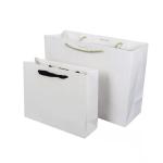 Coated Paper Boutique Gift Bag With Handles Handmade CMYK 4 Color Offset