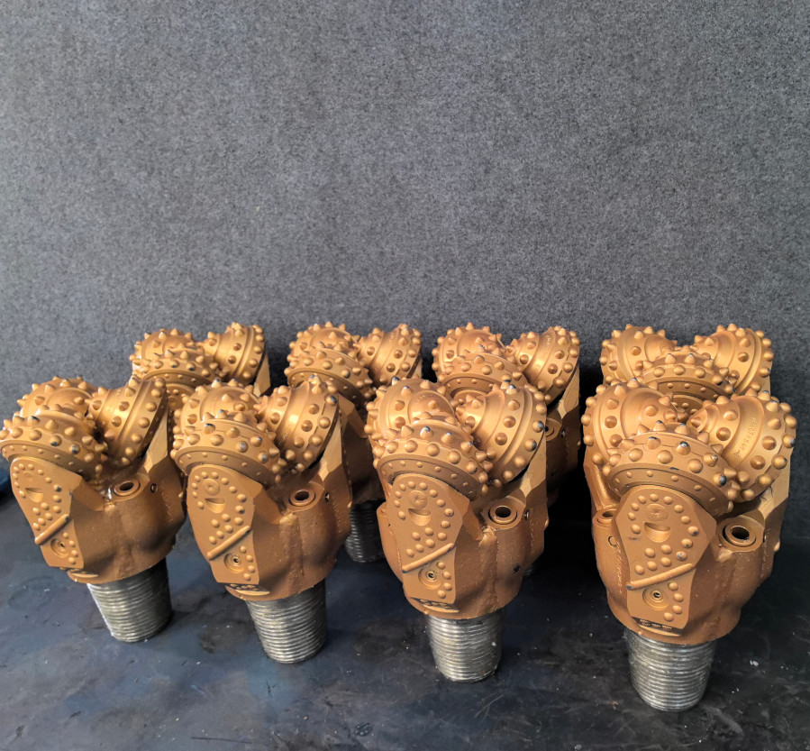 Rocks Terrain Tricone Drill Bits With API Reg Thread 3-26 Inches Dimensions
