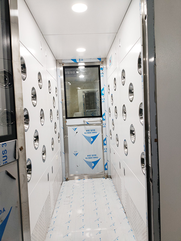 25m/S Clean Room Shower With Built-In Fan And HEPA Filters For Multiple Persons