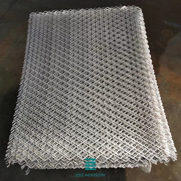 Construction Expanded Wire Mesh Fence Rolls High Tensile Steel Wire Material