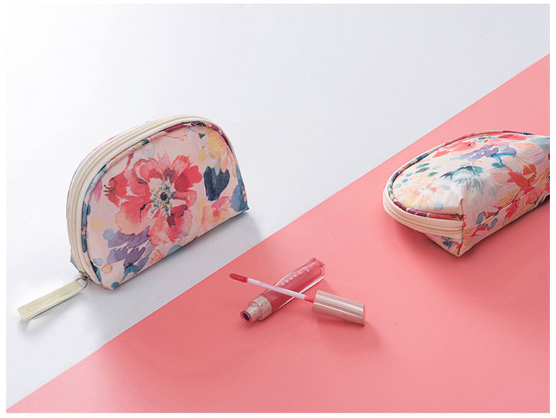 Half Moon Bride Floral Palm Pouch Cosmetic Makeup Bag for Travel