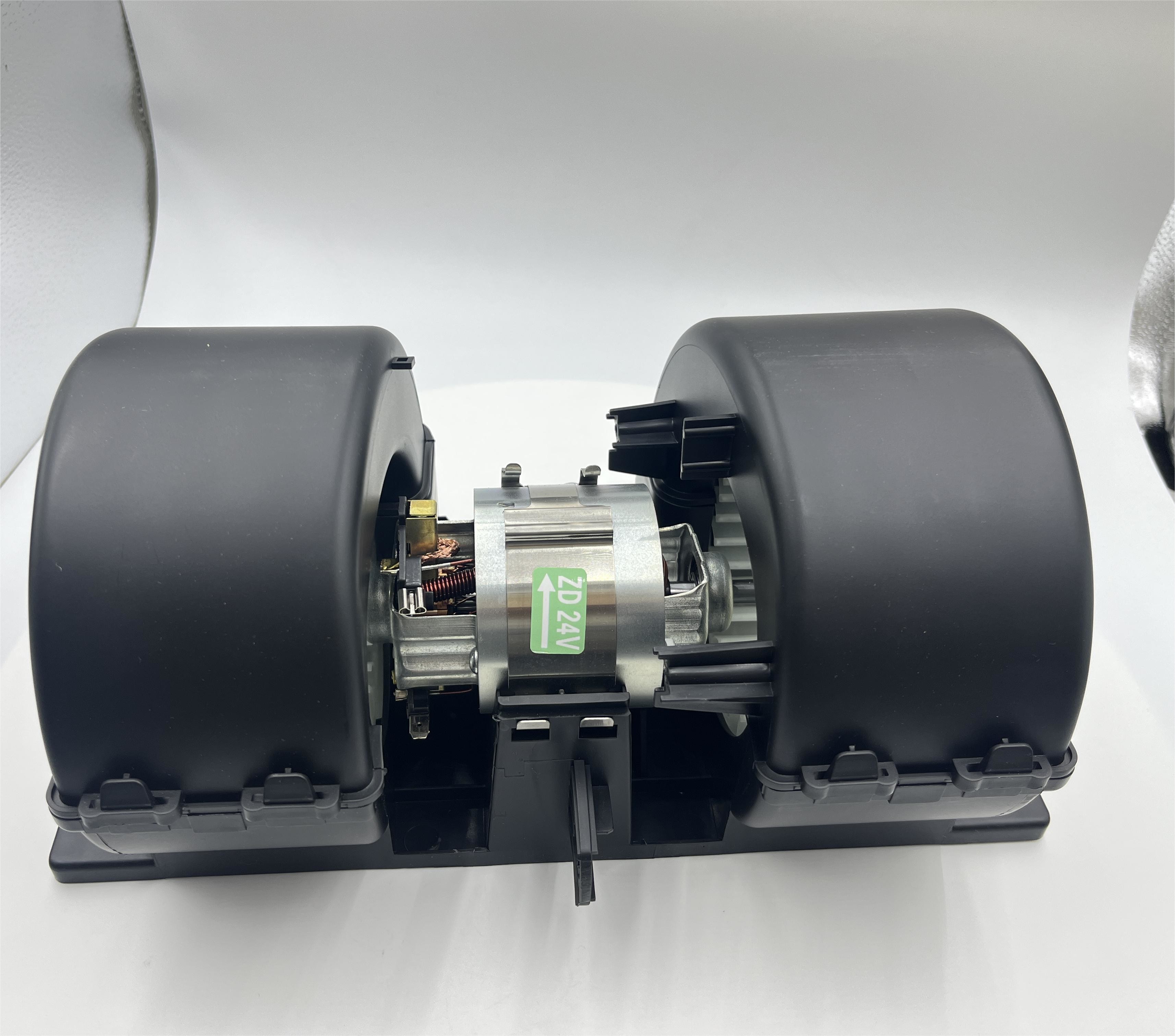 Euro Truck Cabin Blower Fan Motor For VOL FH FM OEM 20443822 20926019 8EW009157-531