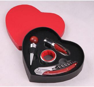 New Arrival 4pcs set Heart Shape case stainless steel wood bottle opener