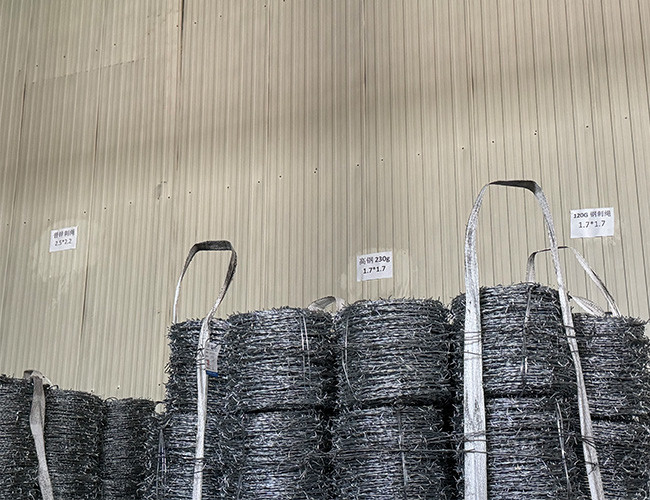Construction Protection Galvanized/Galvanized Barbed Wire Price Per Roll
