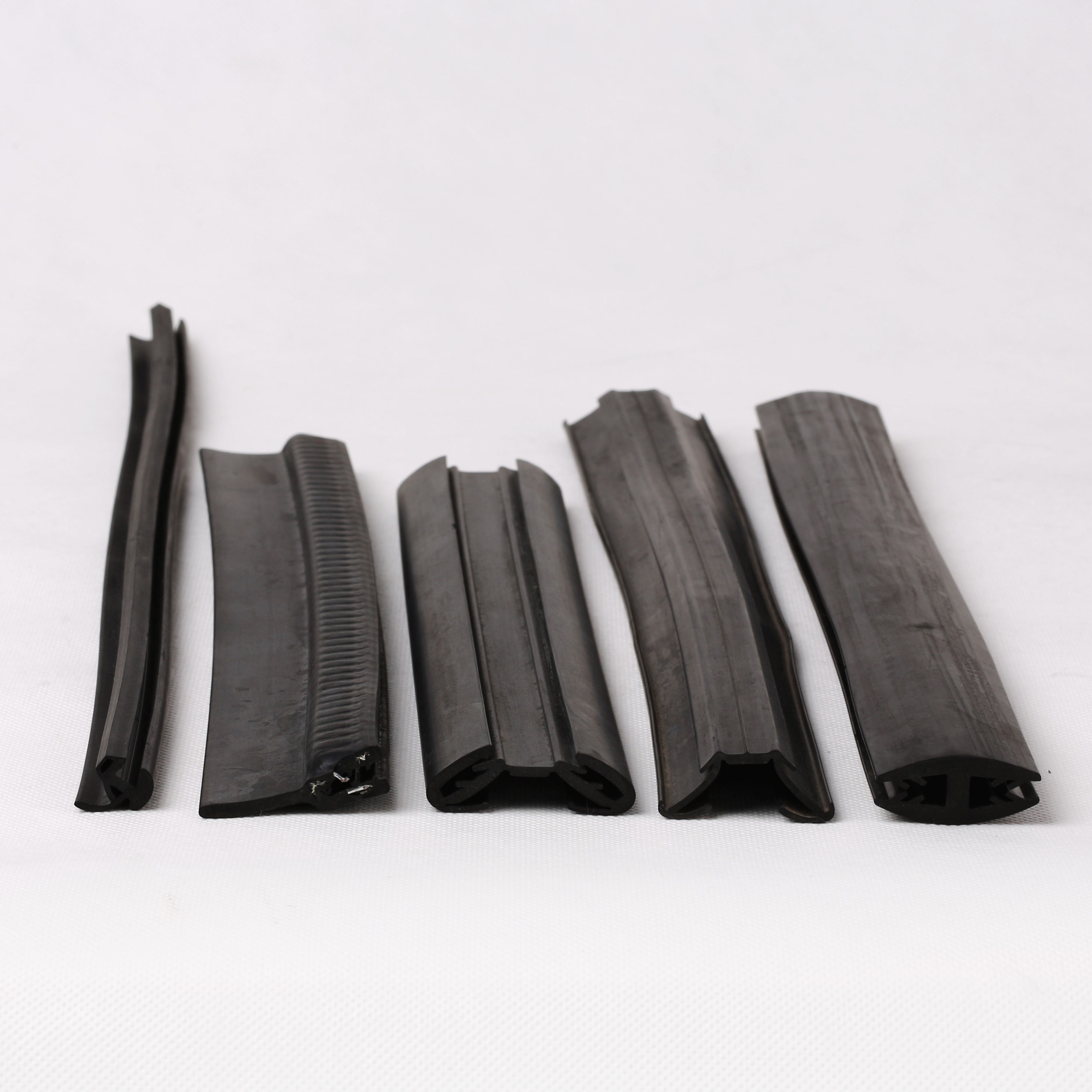 H channel water resistant EPDM rubber extrusion profile for customized gripping seal strip