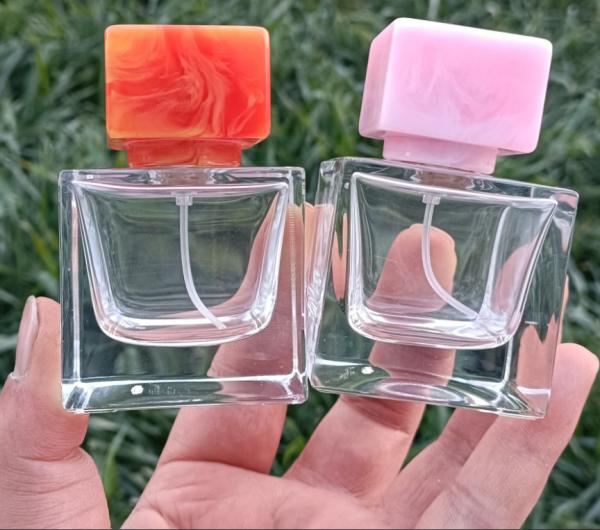 In Stock Free Sample Luxury 50ml 100ml Square Glass Perfume Spray Bottle