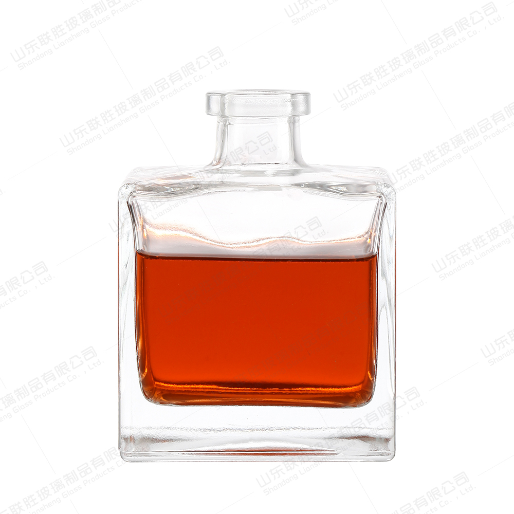 Wine Acceptable Customer's Logo 500ml Glass Square Vodka Whiskey Bottle with Cork Lids