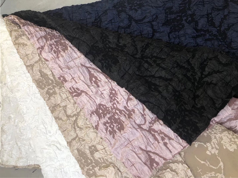 New pleated 420d satin shiny metallic woven wrinkle double gauze jacquard polyester  poly 100% nylon crinkle fabric for  jacket
