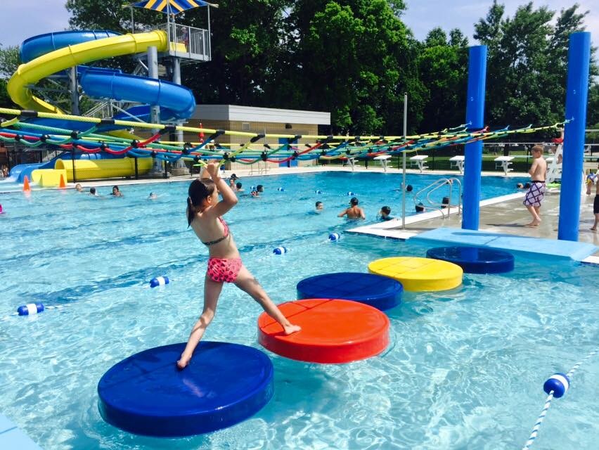Adventure Park Rain Splash Pad Toys Fiberglass Column Fountain Spray Set