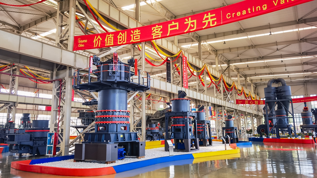 Spodumene Superfine Micro Powder Grinding Mill YGM Raymond Roller
