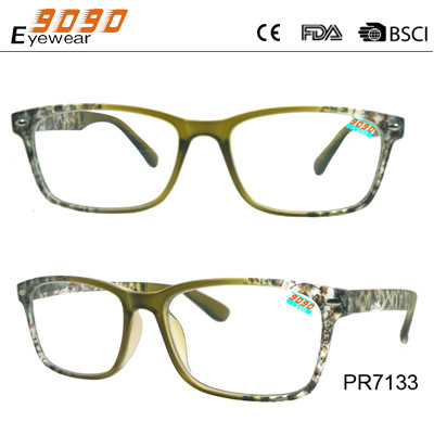 Hot sale style of reading glasses with plastic frame ,printe the patterns
