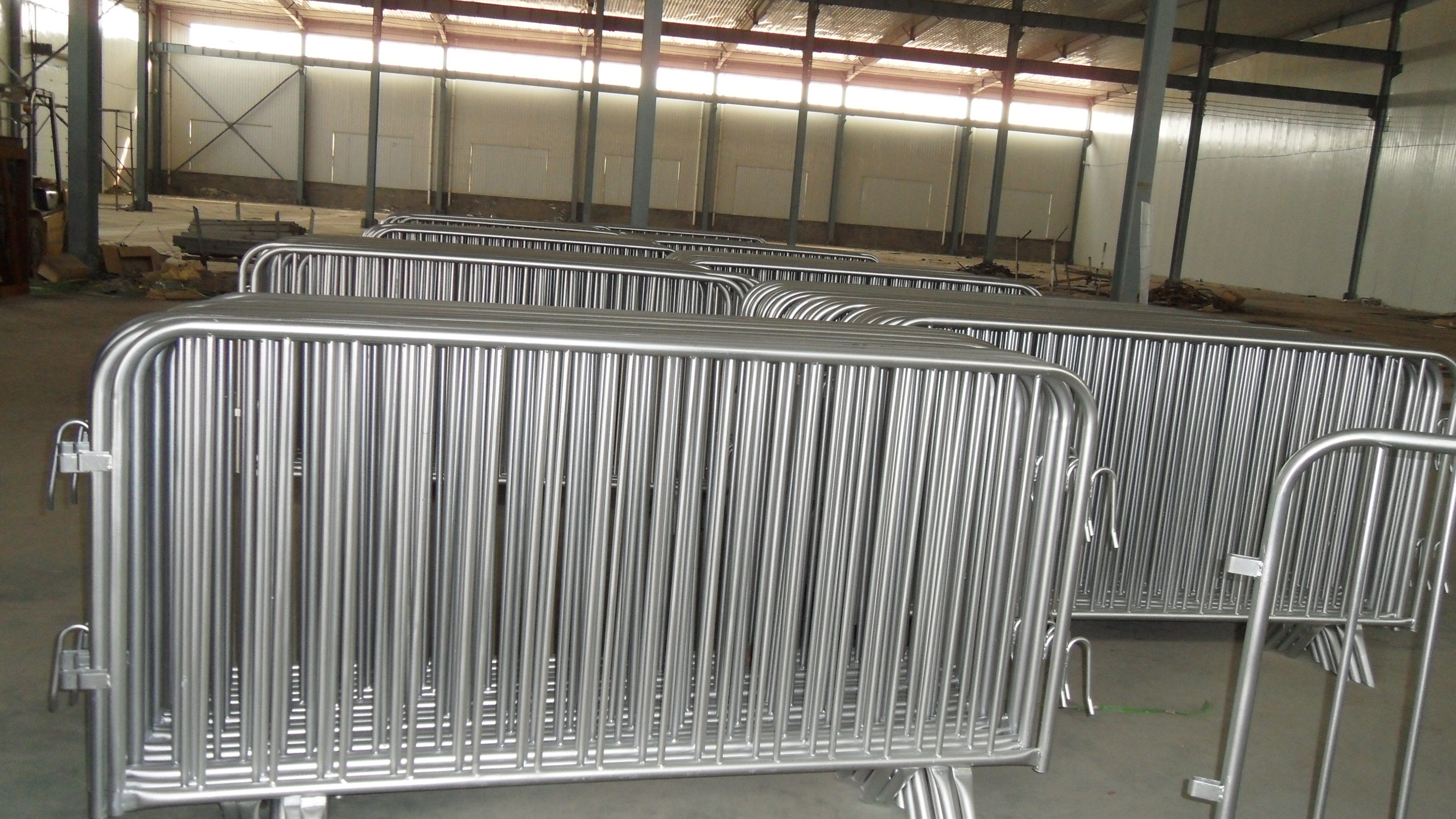 fully hot-dipped galvanised exceeds and Meet Australian standards crowd control barriers